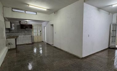 Se vende casa interna en Juan del Campillo 3149