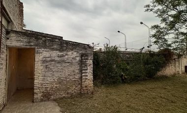 Se vende casa interna en Juan del Campillo 3149