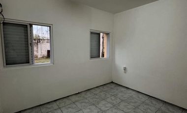 Se vende casa interna en Juan del Campillo 3149