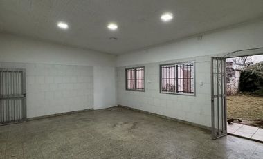 Se vende casa interna en Juan del Campillo 3149