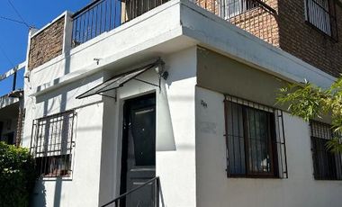 Casa con Departamento en venta en Quilmes Este