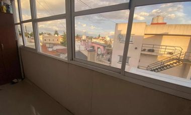 VENTA DEPARTAMENTO DE 2 AMBIENTES CON COCHERA CUBIERTA Y BALCON EN RAMOS MEJIA