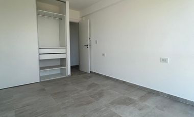 ALQUILER ANUAL departamento 2 ambientes con cochera doble frente al mar