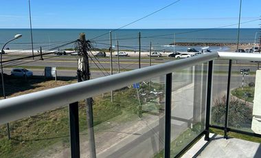 ALQUILER ANUAL departamento 2 ambientes con cochera doble frente al mar