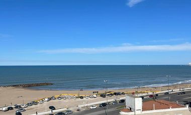 ALQUILER ANUAL departamento 2 ambientes con cochera doble frente al mar