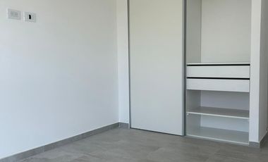 ALQUILER ANUAL departamento 2 ambientes con cochera doble frente al mar