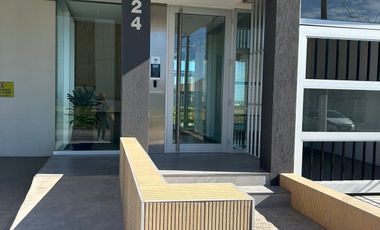 ALQUILER ANUAL departamento 2 ambientes con cochera doble frente al mar