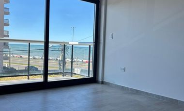 ALQUILER ANUAL departamento 2 ambientes con cochera doble frente al mar