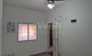 Casa en alquiler en Villa Udaondo