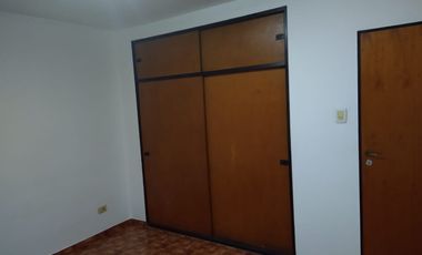 Casa PH en alquiler en Moron Sur