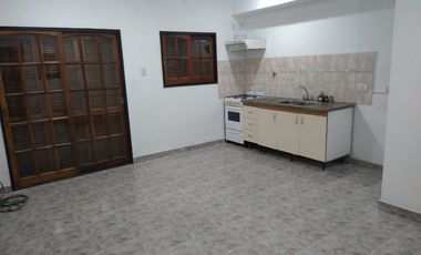 Casa PH en alquiler en Moron Sur