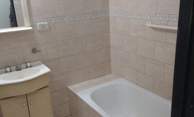 Casa PH en alquiler en Moron Sur