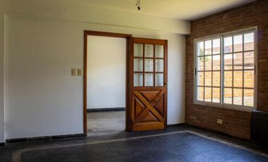 VENTA CASA DUPLEX 4 AMB BARRIO LOS ROBLES BURZACO