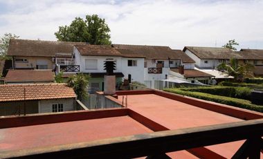 VENTA CASA DUPLEX 4 AMB BARRIO LOS ROBLES BURZACO