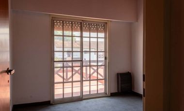 VENTA CASA DUPLEX 4 AMB BARRIO LOS ROBLES BURZACO