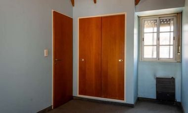 VENTA CASA DUPLEX 4 AMB BARRIO LOS ROBLES BURZACO