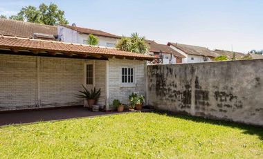 VENTA CASA DUPLEX 4 AMB BARRIO LOS ROBLES BURZACO