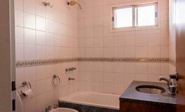 VENTA CASA DUPLEX 4 AMB BARRIO LOS ROBLES BURZACO