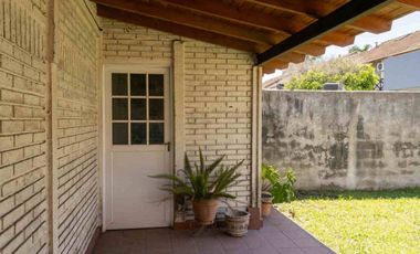 VENTA CASA DUPLEX 4 AMB BARRIO LOS ROBLES BURZACO