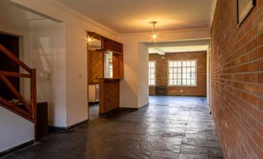 VENTA CASA DUPLEX 4 AMB BARRIO LOS ROBLES BURZACO