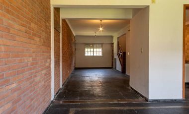 VENTA CASA DUPLEX 4 AMB BARRIO LOS ROBLES BURZACO