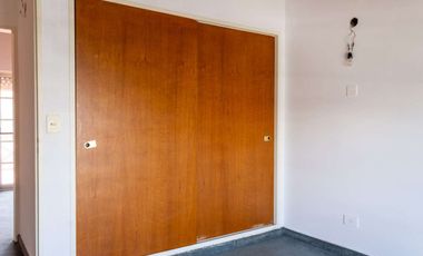 VENTA CASA DUPLEX 4 AMB BARRIO LOS ROBLES BURZACO