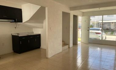 CASA EN RENTA EN VILLAS DEL SAUCE, SAN LUCAS TEPEMAJALCO, EDO DE MEXICO