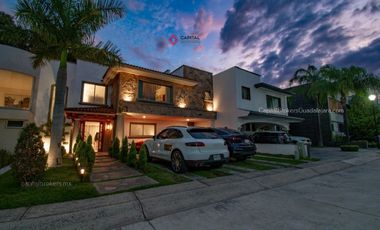 Casa de Lujo en Villa Palmas. Zona Andares