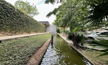 CASA EN VENTA DE UNA SOLA PLANTA CON 3 HABITACIONES Y ALBERCA EN ARBOREA CONKAL