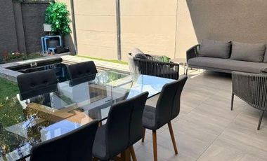 Casa en arriendo c/ estacionamiento en Barrio El Golf