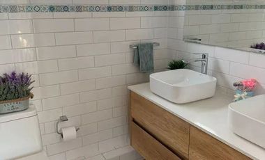 Casa en arriendo c/ estacionamiento en Barrio El Golf