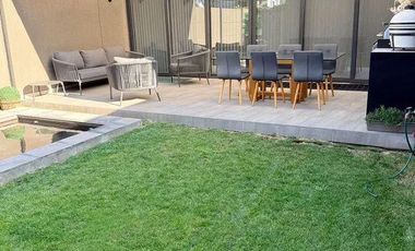 Casa en arriendo c/ estacionamiento en Barrio El Golf