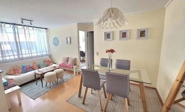 Departamento en arriendo c/ estacionamiento en Parque Bicentenario