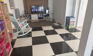 LOMAS, GRAN CASA CON 4 DORMITORIOS  Y DEPARTAMENTO INTERIOR