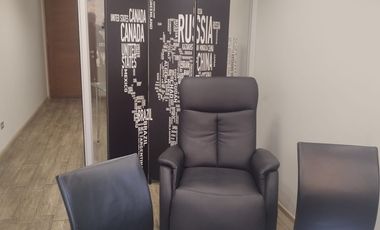 ARRIENDO OFICINA PLAZA ÑUÑOA UNA RECEPCION Y UN PRIVADO