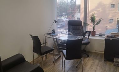ARRIENDO OFICINA PLAZA ÑUÑOA UNA RECEPCION Y UN PRIVADO