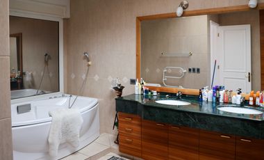 Casa en arriendo en LAS CONDES