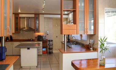 Casa en arriendo en LAS CONDES