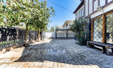 Preciosa casa en venta en Ñuñoa. Estilo inglés remodelada.