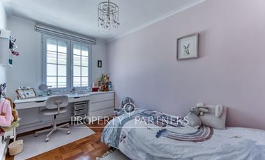 Preciosa casa en venta en Ñuñoa. Estilo inglés remodelada.