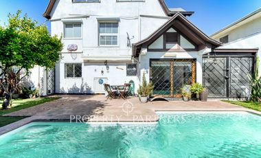 Preciosa casa en venta en Ñuñoa. Estilo inglés remodelada.