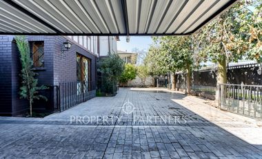 Preciosa casa en venta en Ñuñoa. Estilo inglés remodelada.