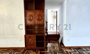 Alquiler de casa de 3 pisos + Azotea en Urb. Monterrico Sur. Surco