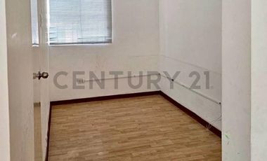 Alquiler de casa de 3 pisos + Azotea en Urb. Monterrico Sur. Surco