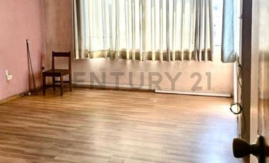 Alquiler de casa de 3 pisos + Azotea en Urb. Monterrico Sur. Surco