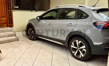 Alquiler de casa de 3 pisos + Azotea en Urb. Monterrico Sur. Surco