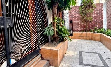 Alquiler de casa de 3 pisos + Azotea en Urb. Monterrico Sur. Surco