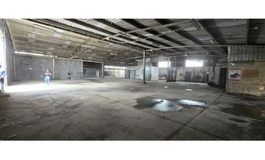 Bodega Fontibón 850 M2 en Conjunto