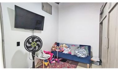 Vendo casa remodelada Sabaneta 3 a cuadras de la Av. El Poblado