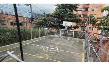 Vendo casa remodelada Sabaneta 3 a cuadras de la Av. El Poblado